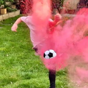 Babaváró focilabda, rózsaszín porral a kislány bejelentéséhez