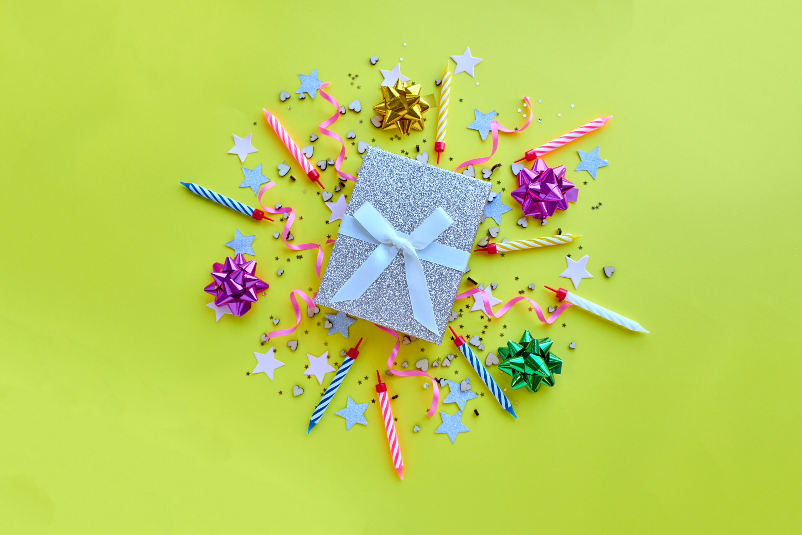 Aj&aacute;nd&eacute;k konfettivel