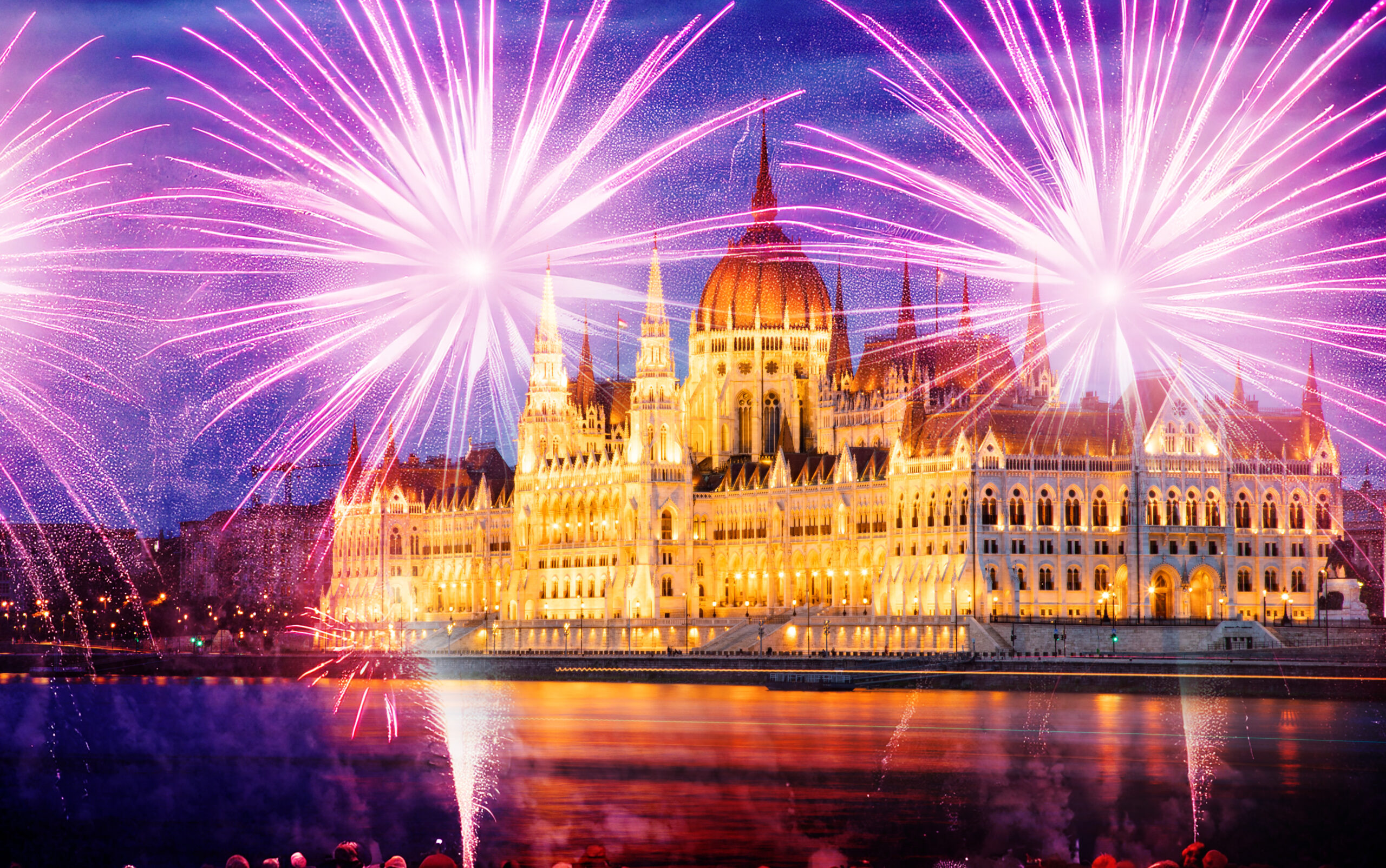 Tűzij&aacute;t&eacute;k a parlament előtt